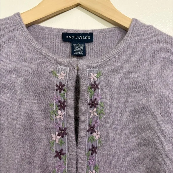 Ann Taylor Cardigan Sweater Small Wool Angora Lavender Floral Embroidered - Picture 3 of 8